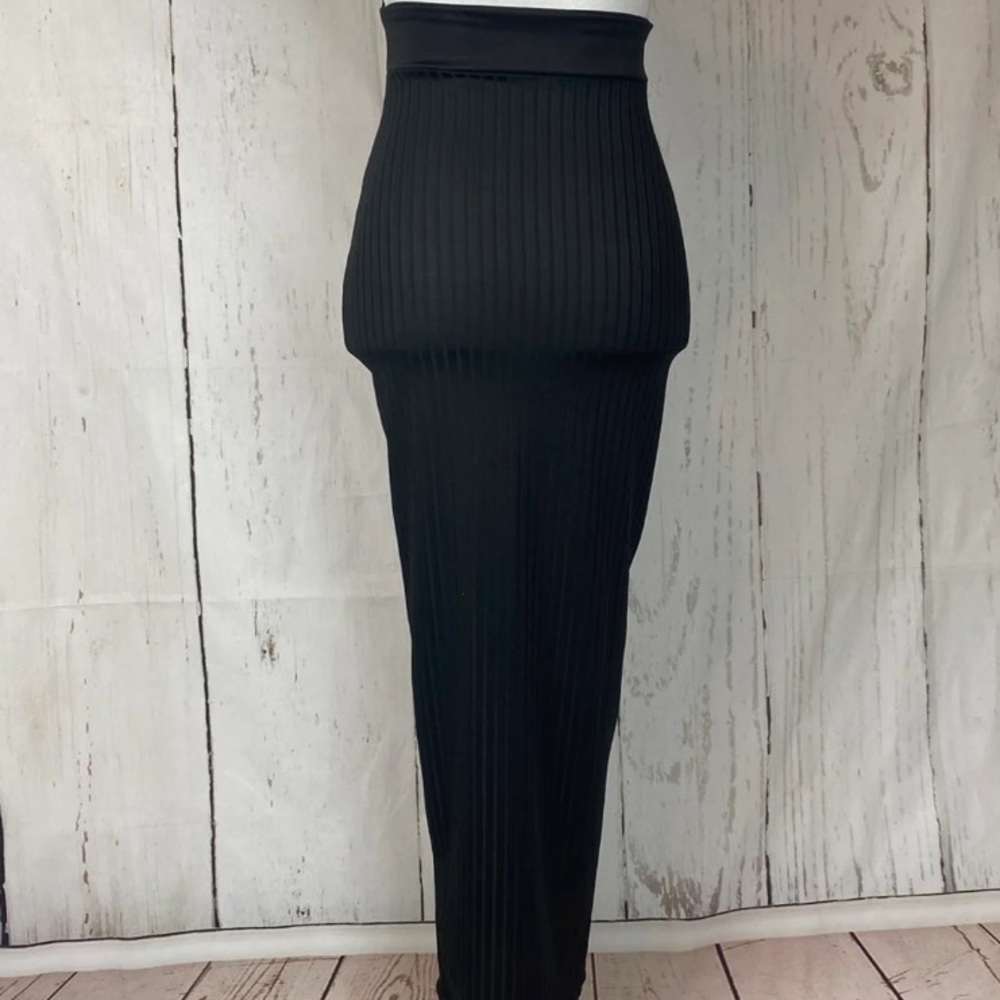 Dress - Picture 6 of 7